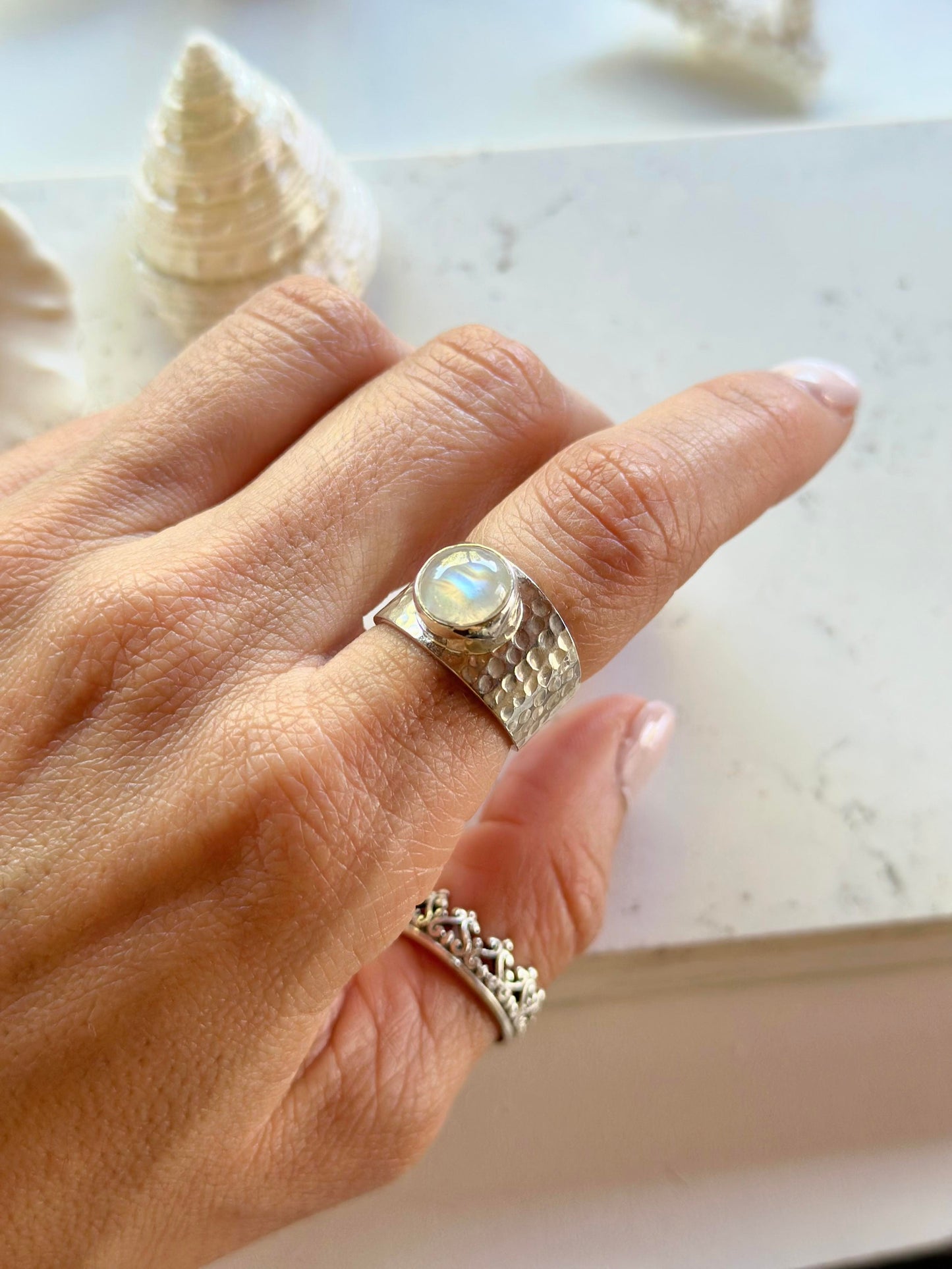 Hammered Band - Moonstone
