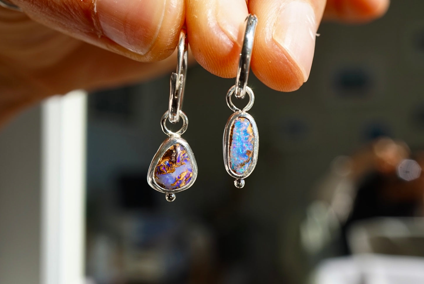 Cosmic Horizon Opal Hoops