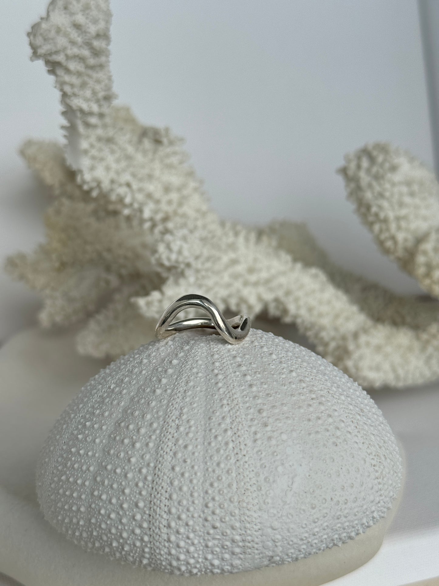 Wavie Ring