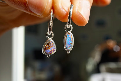 Cosmic Horizon Opal Hoops