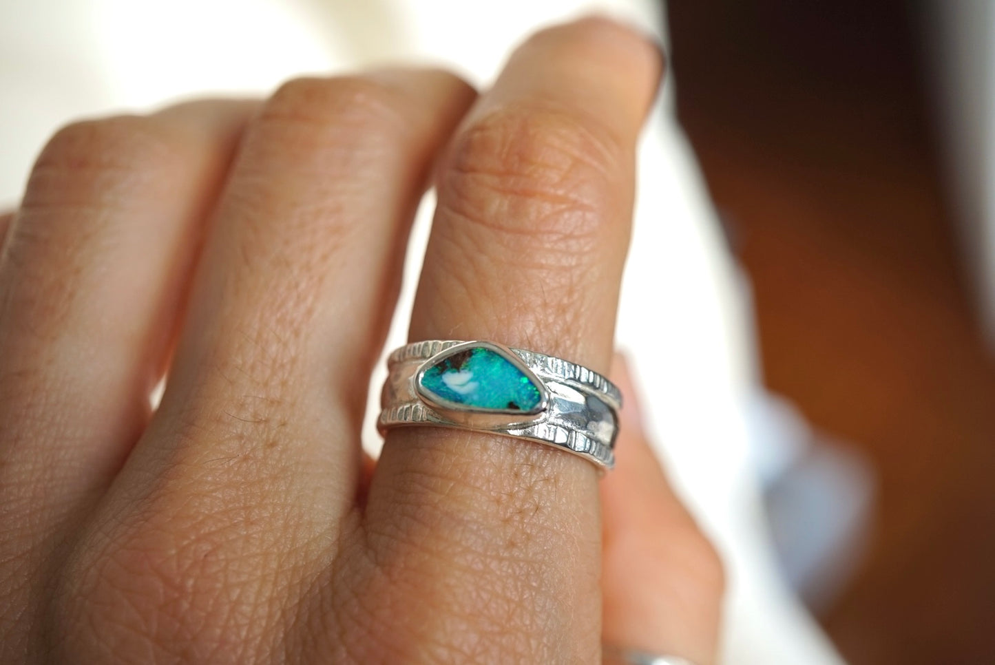 Shoreline - Solid Australian Opal size 8