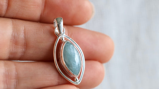 Malie Aquamarine Pendant
