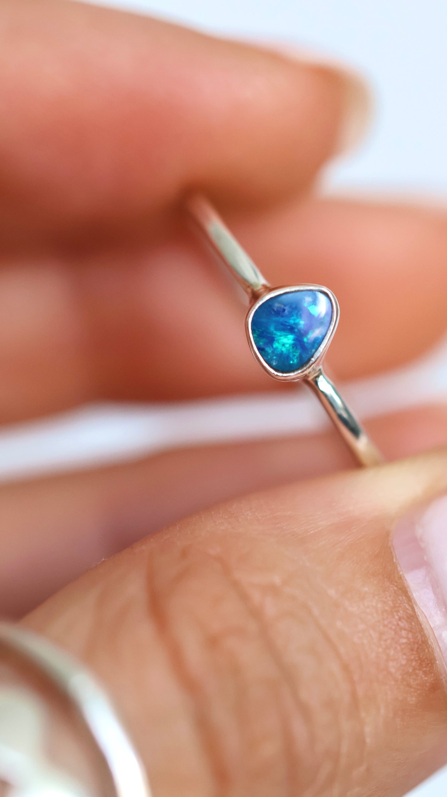 Mini opal Ring