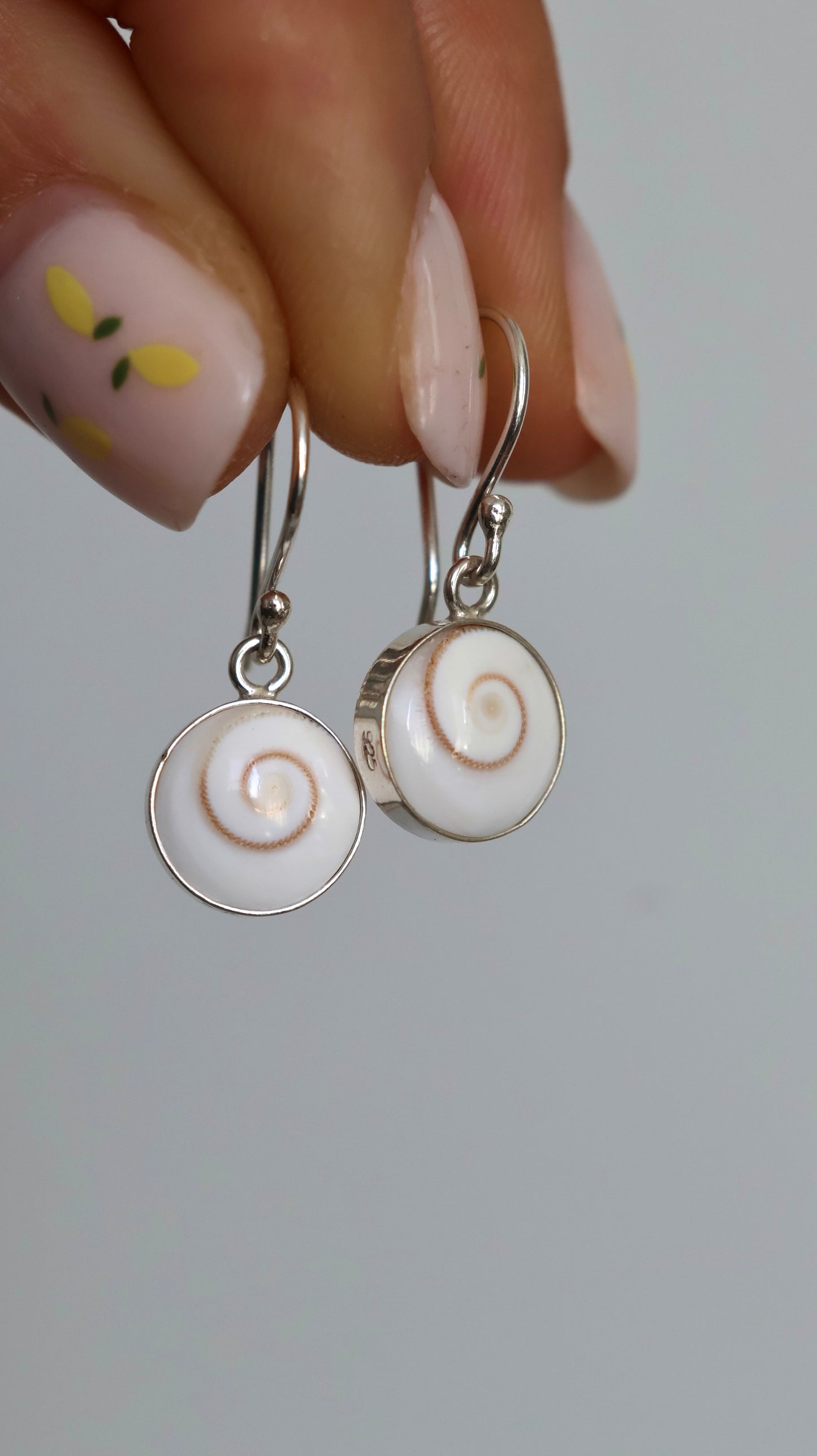 Operculum Round Earrings