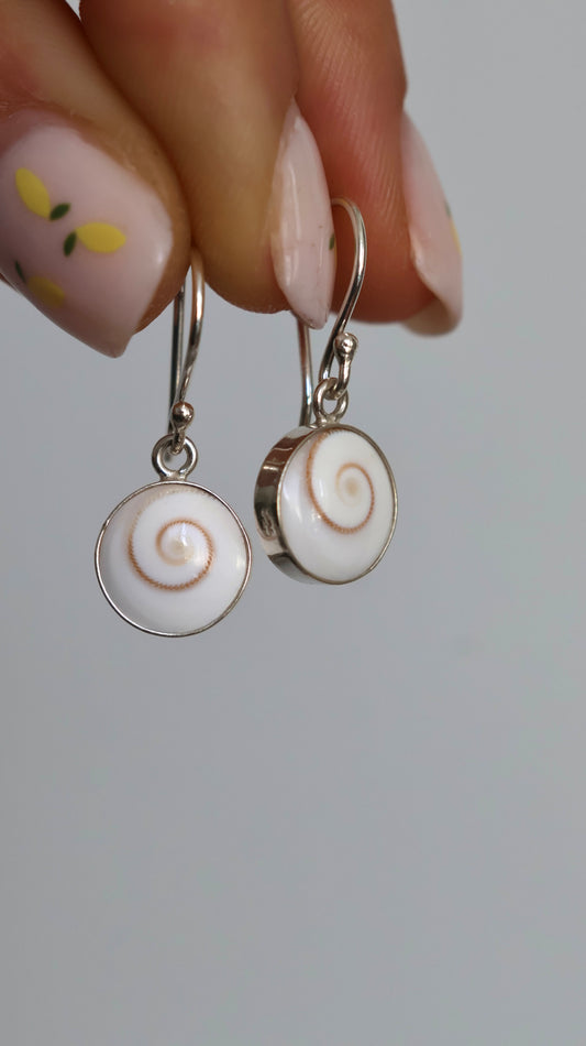 Operculum Round Earrings
