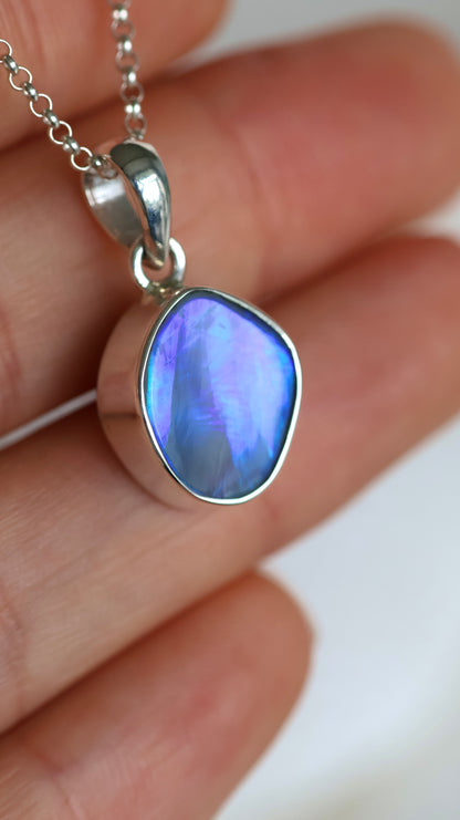 Luz Australian Opal Pendant