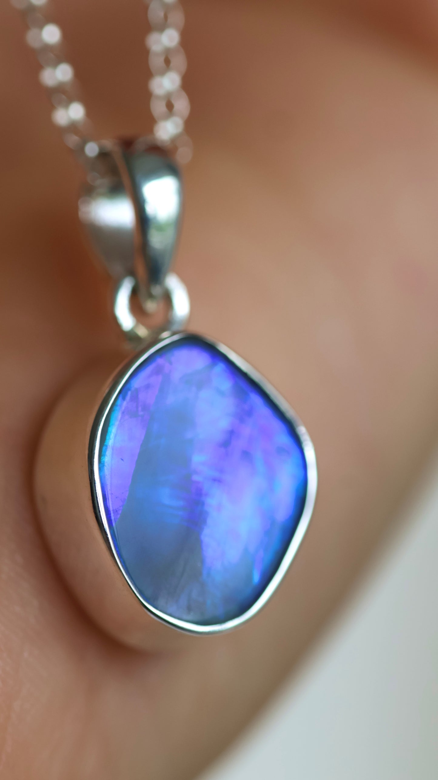 Luz Australian Opal Pendant