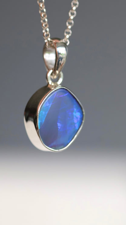 Luz Australian Opal Pendant