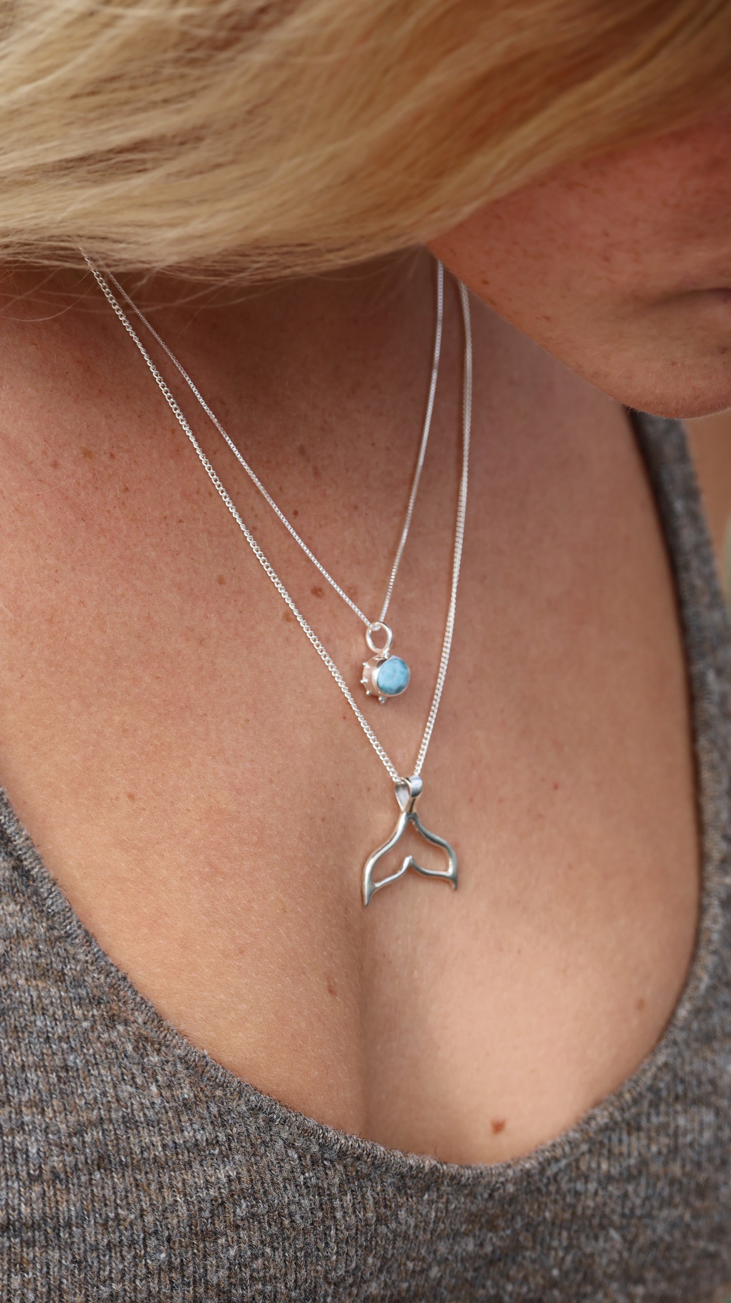 Whale tale pendant