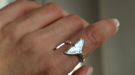 Whale Tail - Hammered Ring