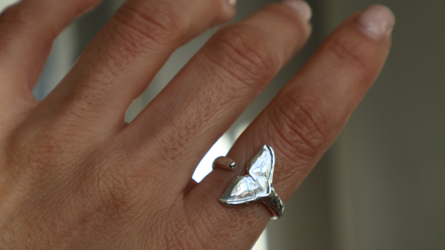 Whale Tail - Hammered Ring
