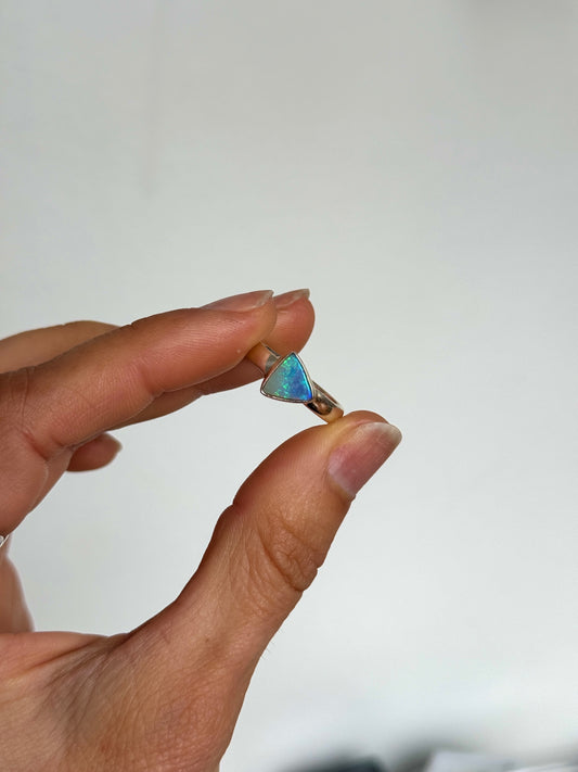 Sia Ring – Lightning Ridge Opal size 7