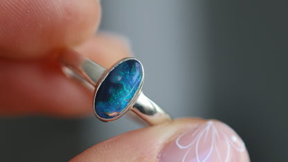 Solid Lightning Ridge Opal Size 7 (O)