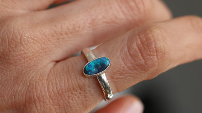 Solid Lightning Ridge Opal Size 7 (O)
