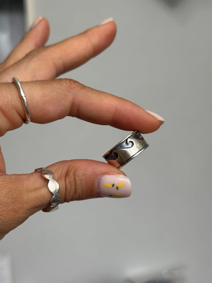 Plain wave ring