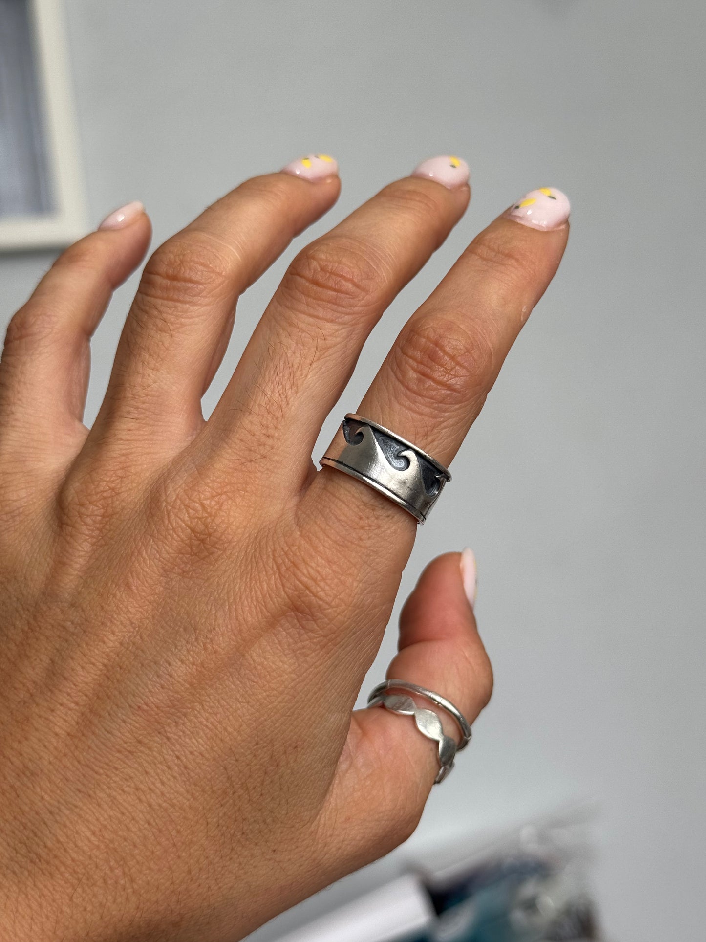 Plain wave ring