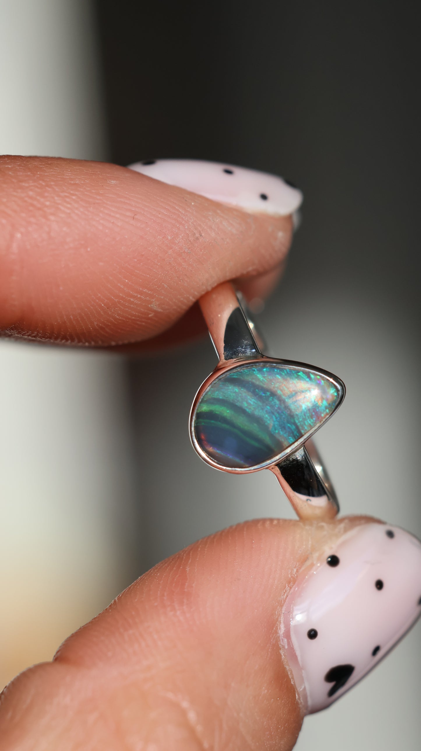 Solid Lightning Ridge Ring (size 6)
