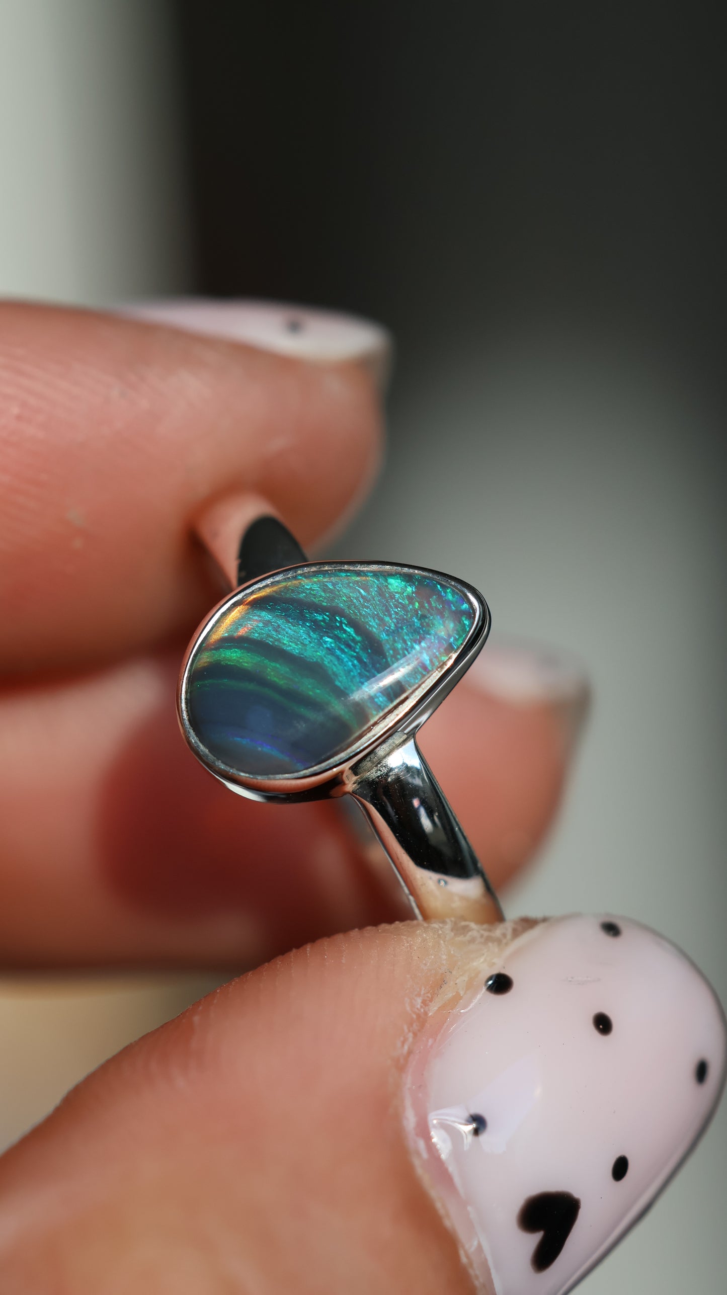 Solid Lightning Ridge Ring (size 6)