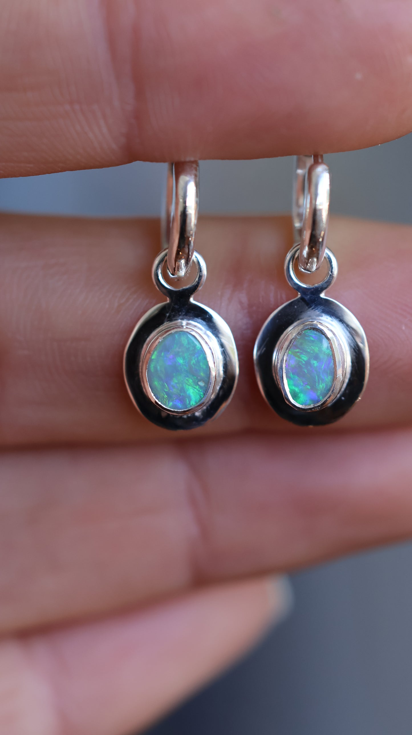 Lightning Ridge opals Hoops