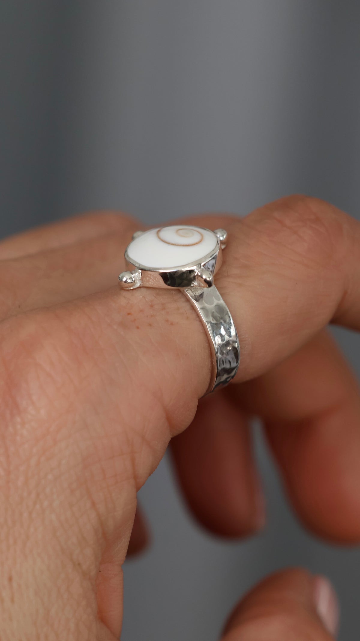 Operculum Hammered Ring