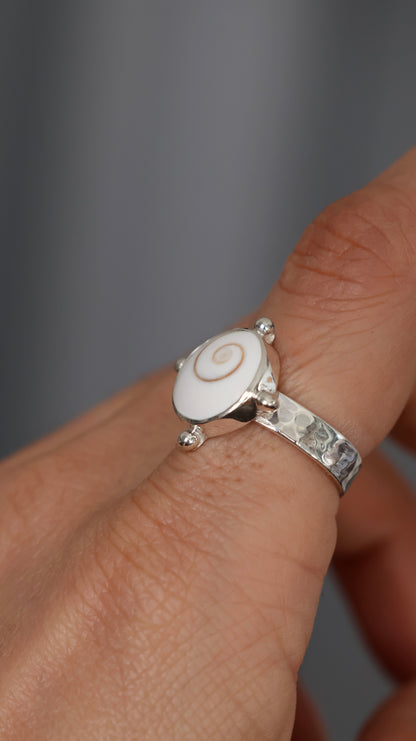 Operculum Hammered Ring