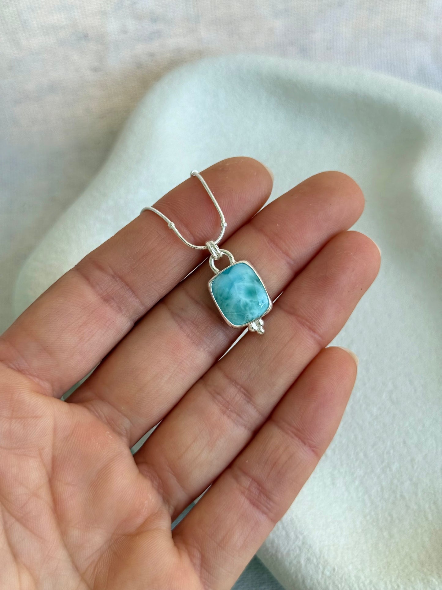Single Fin - Necklace