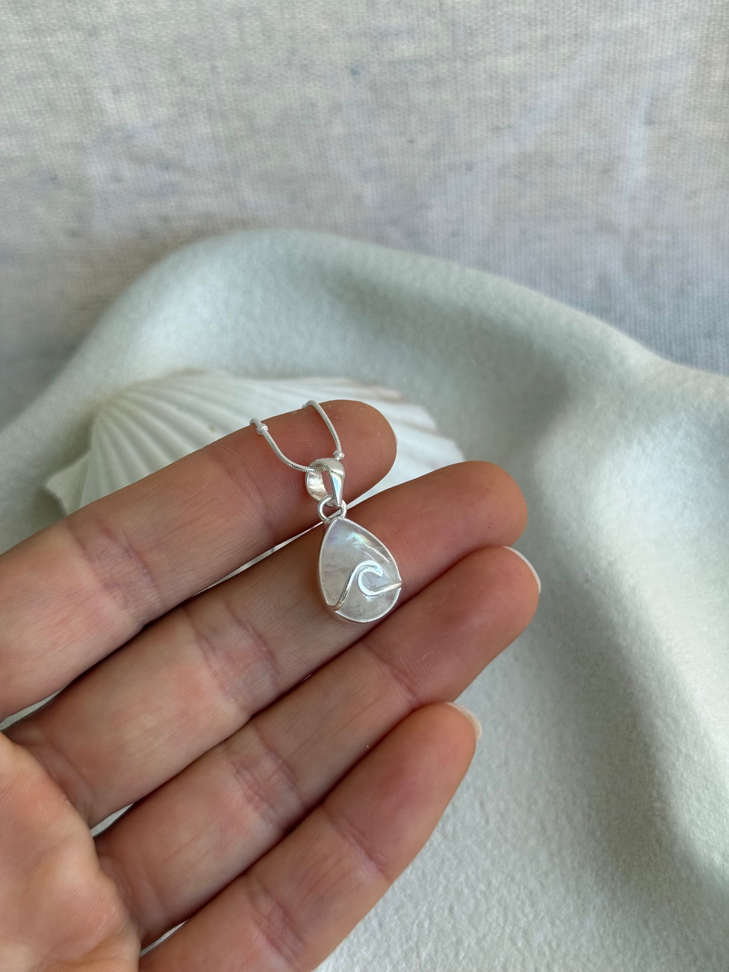 Wave Moonstone - Necklace