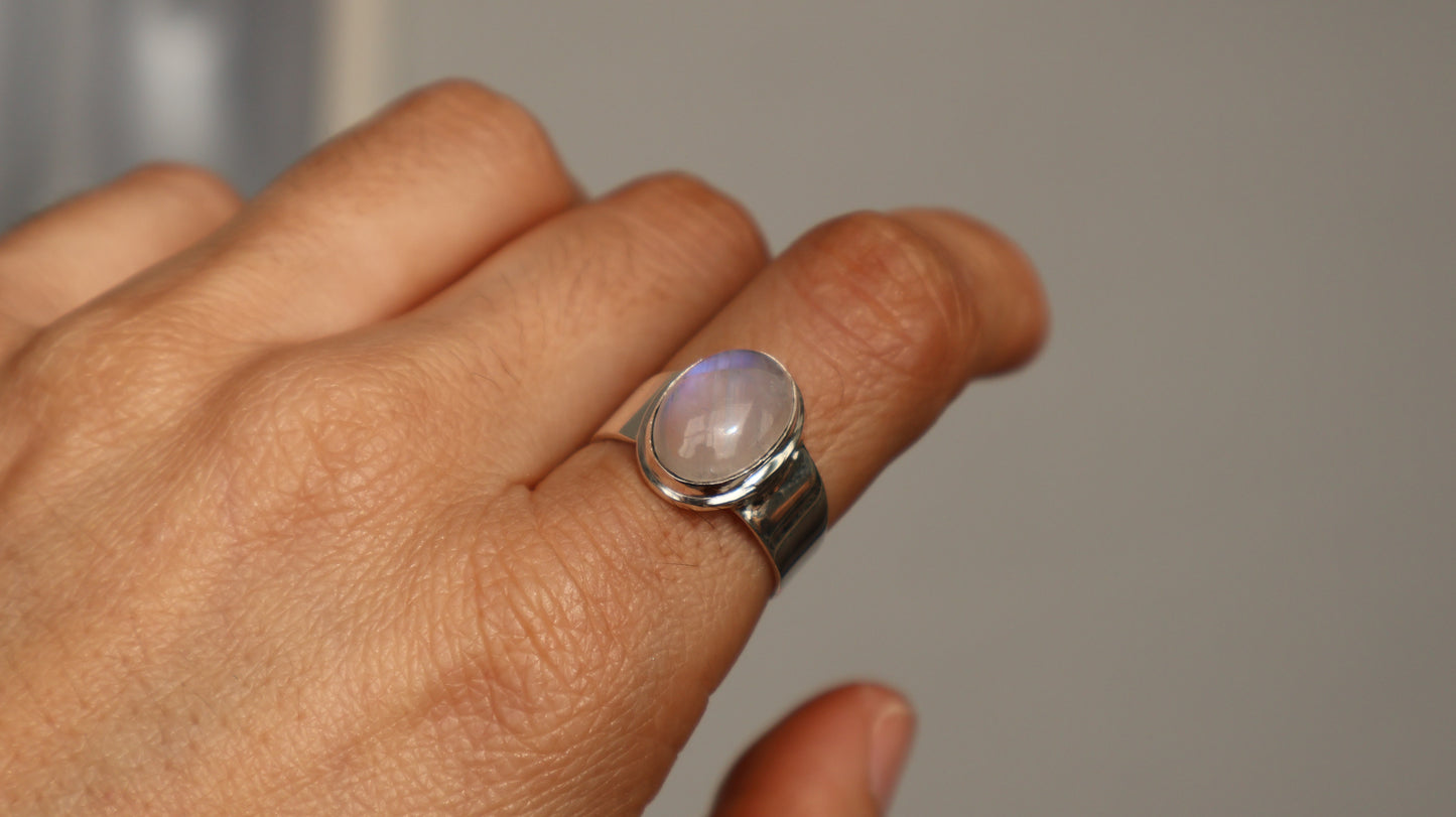 Evara — Moonstone Ring