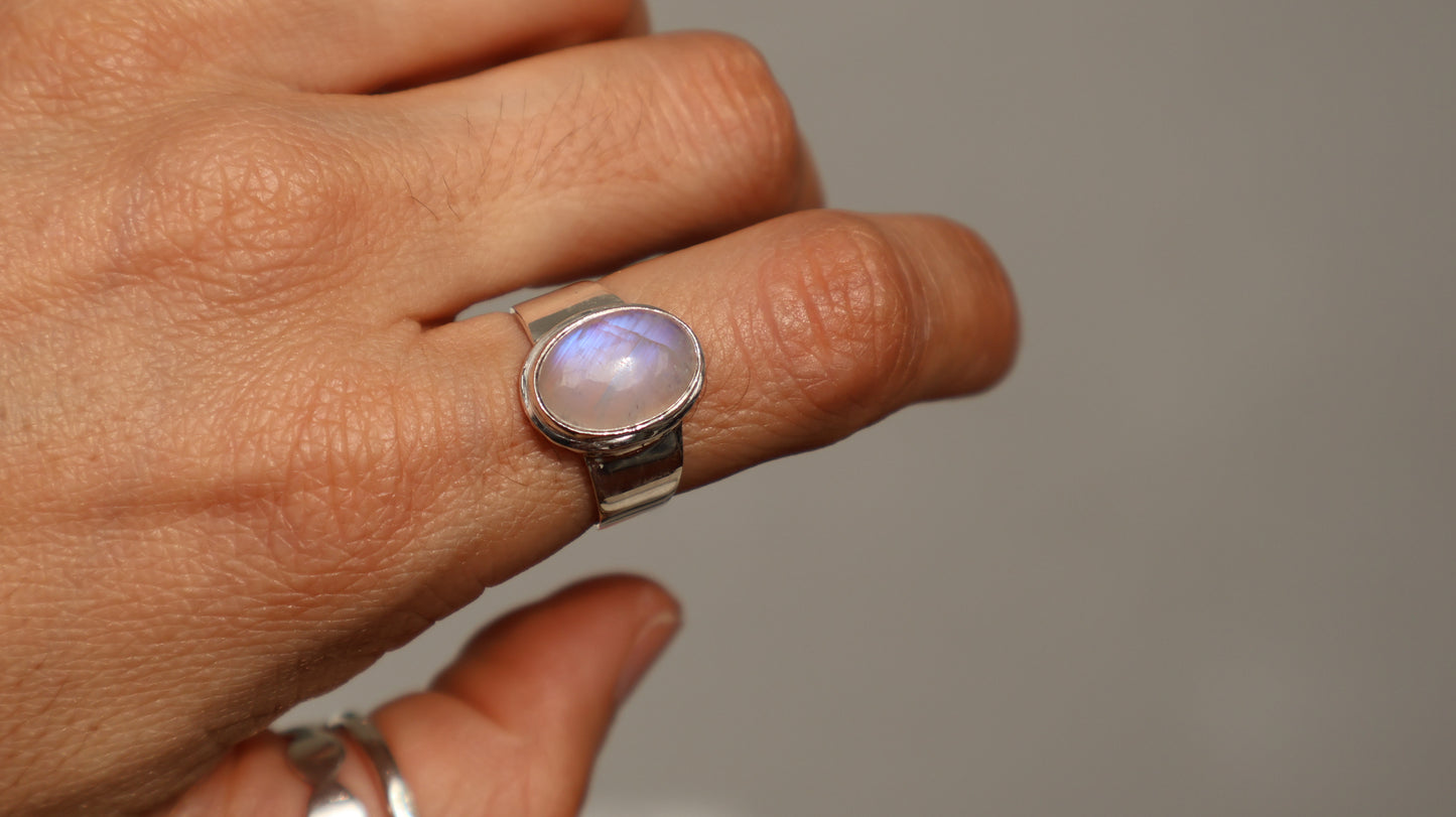 Evara — Moonstone Ring