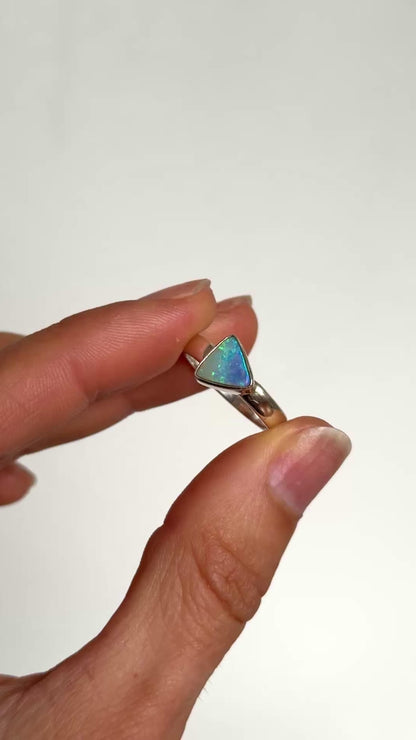 Sia Ring – Lightning Ridge Opal size 7